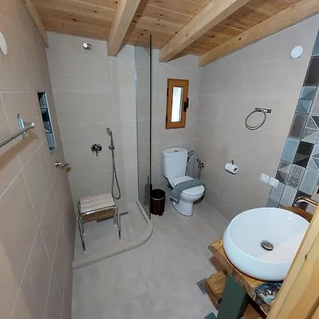 Villa The Cocoon And Olives Hut *