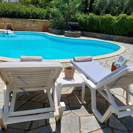 Villa The Cocoon And Olives Hut