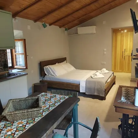 The Cocoon And Olives Hut Вилла Коропи
