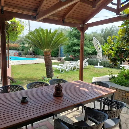 Villa The Cocoon And Olives Hut *