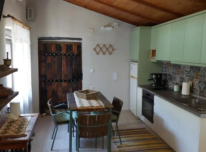 فيلة The Cocoon And Olives Hut *