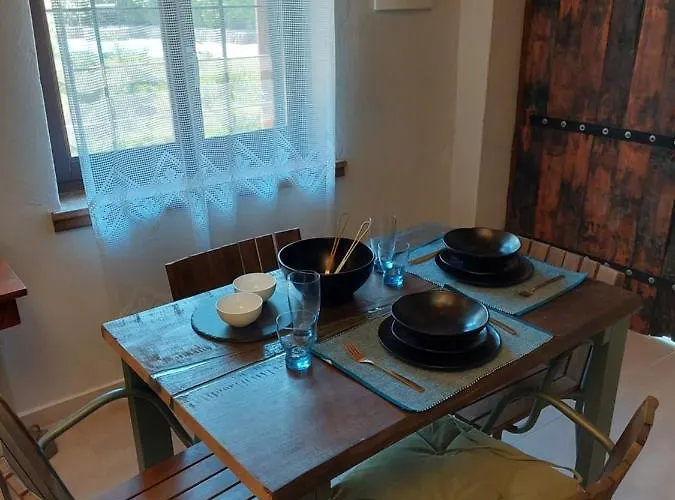 The Cocoon And Olives Hut * كوروبي