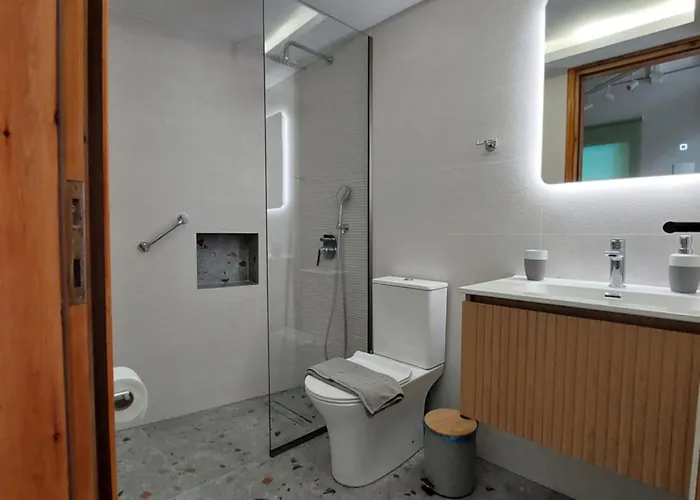 The Cocoon And Olives Hut كوروبي