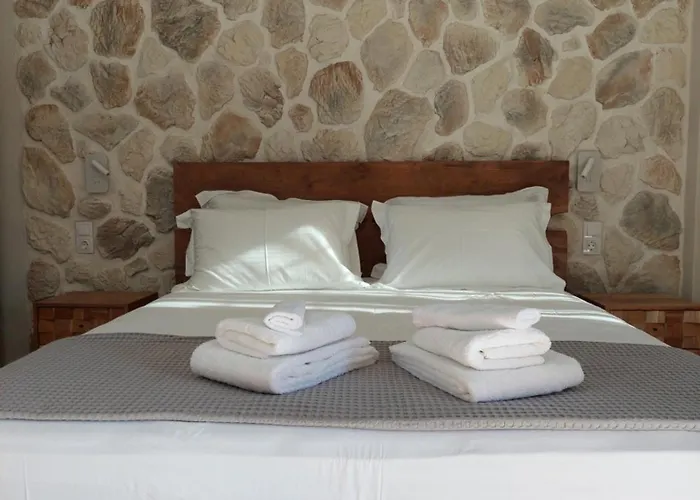 The Cocoon And Olives Hut كوروبي