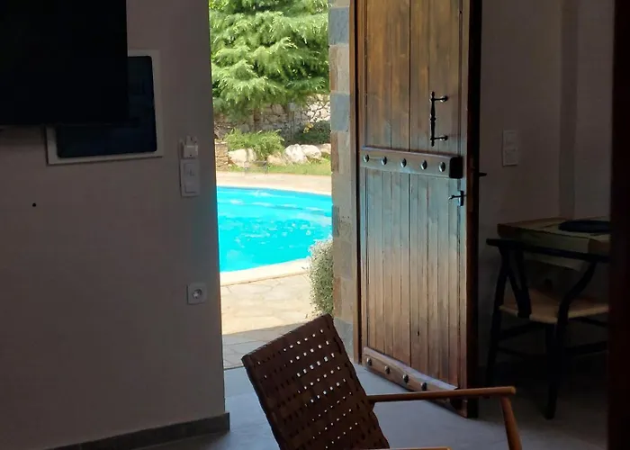 The Cocoon And Olives Hut كوروبي