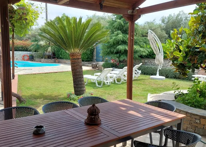 فيلة The Cocoon And Olives Hut *