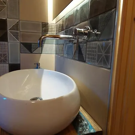 빌라 The Cocoon And Olives Hut *