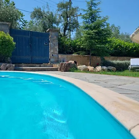 Vila The Cocoon And Olives Hut *