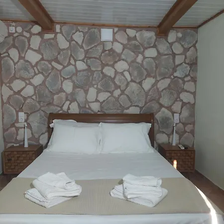 فيلة The Cocoon And Olives Hut *
