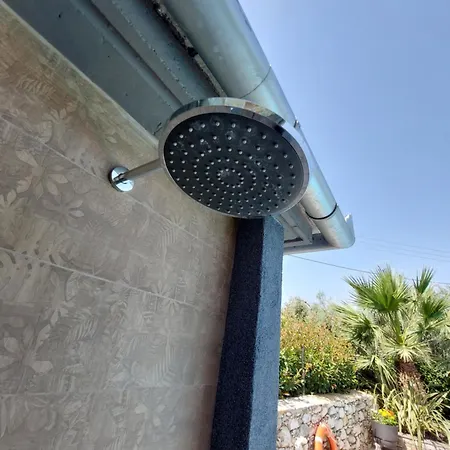 The Cocoon And Olives Hut فيلة