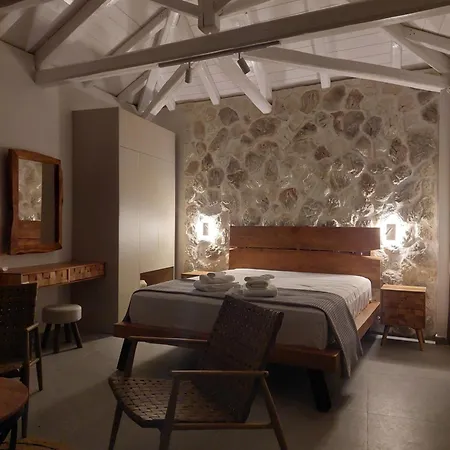 Villa The Cocoon And Olives Hut