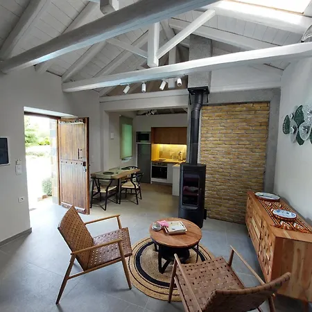 The Cocoon And Olives Hut Villa