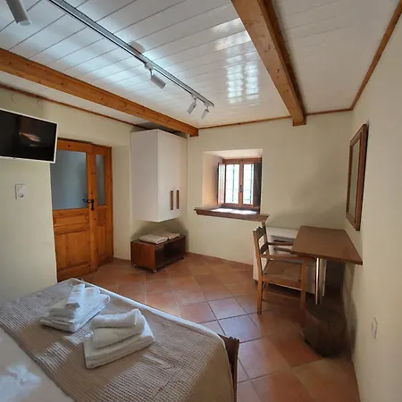 The Cocoon And Olives Hut Villa *