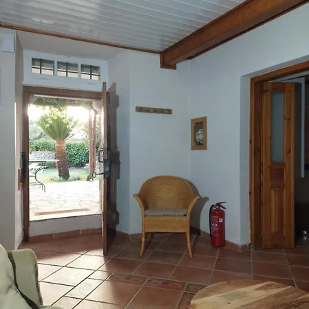 The Cocoon And Olives Hut Villa *