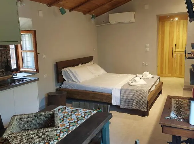 The Cocoon And Olives Hut Вилла Коропи