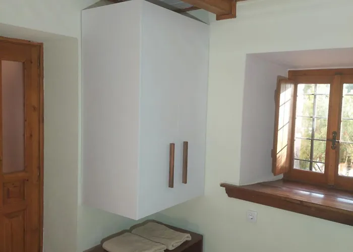 The Cocoon And Olives Hut * Коропи