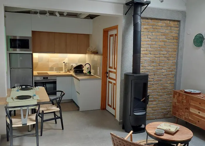 The Cocoon And Olives Hut Вилла Коропи