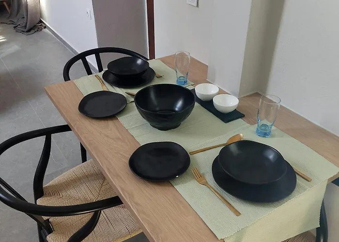 The Cocoon And Olives Hut 科罗皮